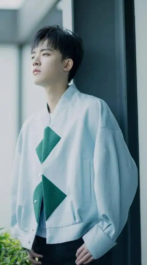 手机壁纸李明德