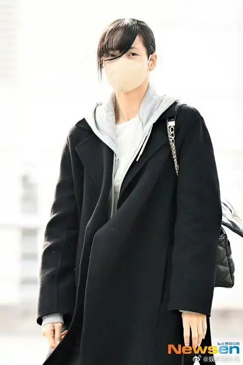 #lisa进组##lisa回泰国拍戏了#