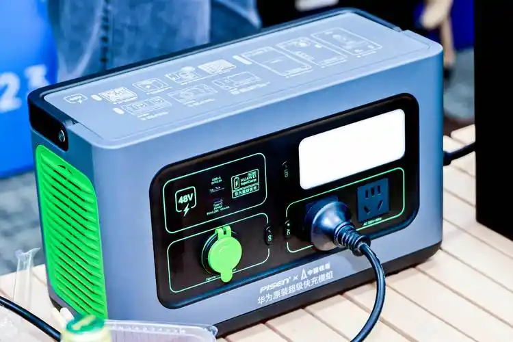 用户无需再烦恼电池存储和充电安全的问题,有需要时前往铁塔换电网点