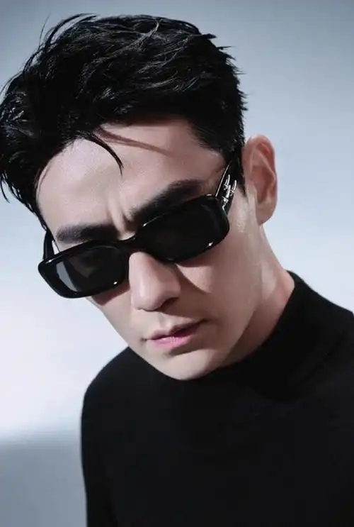 内娱戴眼镜最好看的明星##朱一龙