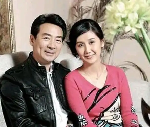 知名演员54岁娶小21岁娇妻曾被女方父母不看好如今用事实打脸