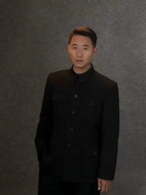 p data-id="tql5wkhxi9cm">高峰,中国内地男演员,毕业于 span class=