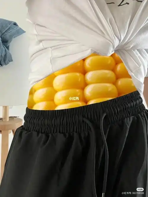 有很多女生喜欢腹肌来给你们看