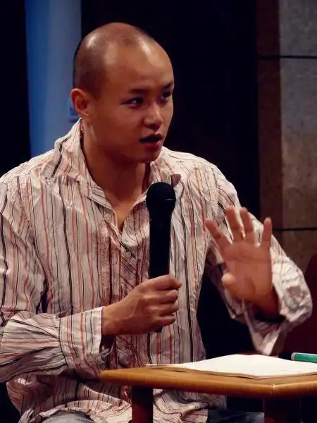 乐嘉有头发照片曝光长发旧照蓬头垢面逗乐网友