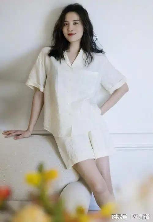 宋佳反差好大!波浪卷发大红唇美到认不出插图9