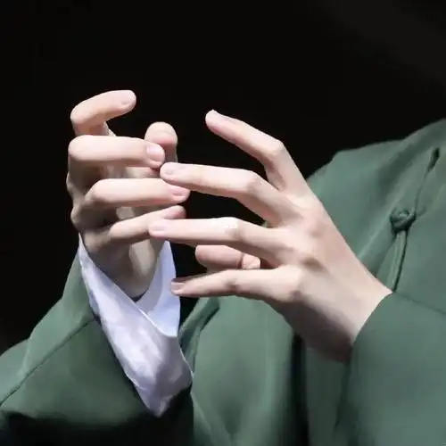 这到底是郭麒麟的手还是周九良的手