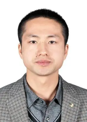 求做成白底白衬衣领带深色西装的证件照