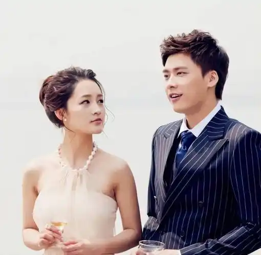 李沁,杨幂,吴昕都曾被他咸猪手,李易峰的本性早就暴露_合作_节目单