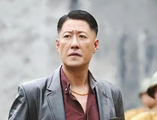 也许有些人对于"于震"这个名字没有印象,但是一旦看到他的面孔,恐怕