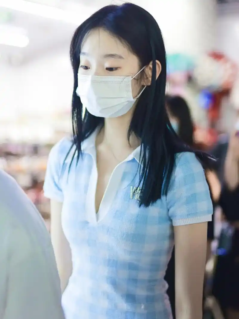张艺凡私服look 瘦高女生的夏日清凉 张艺凡20210616机场私服穿搭