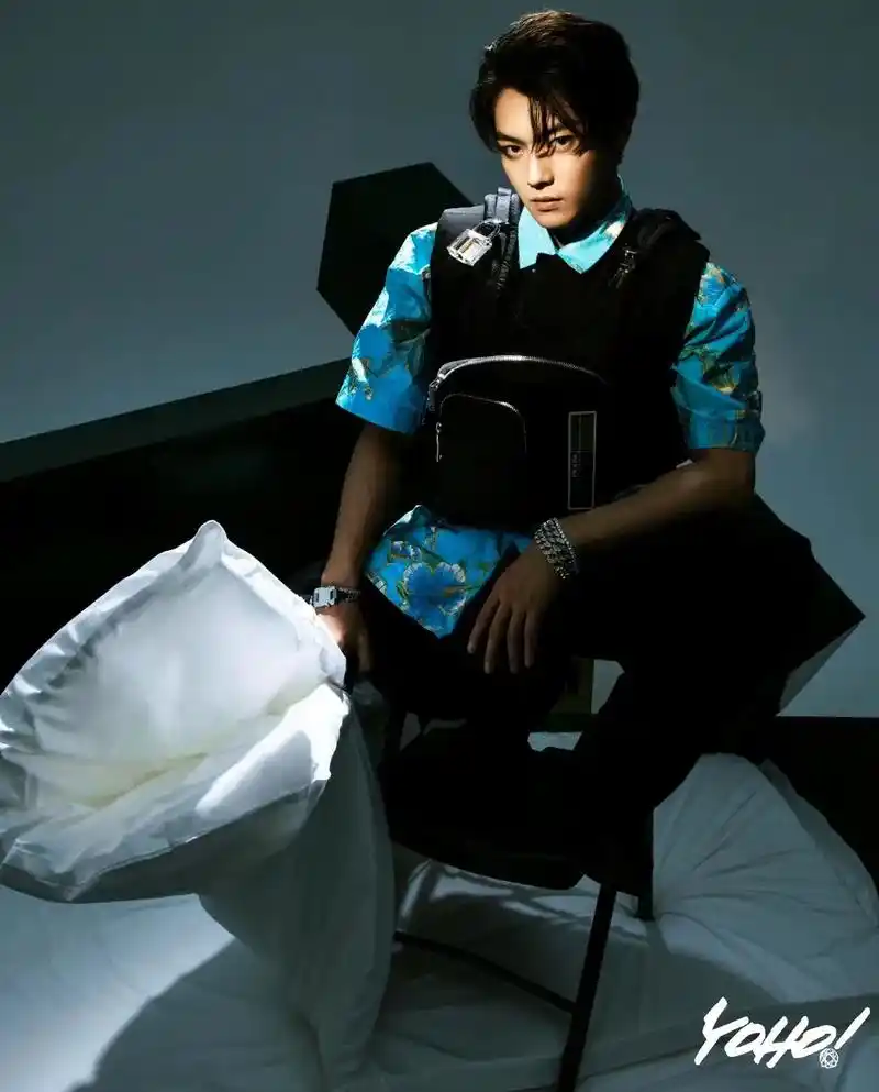 许凯soso #许凯 #帅炸了 #许凯盛世美颜 这组照片太 - 抖音