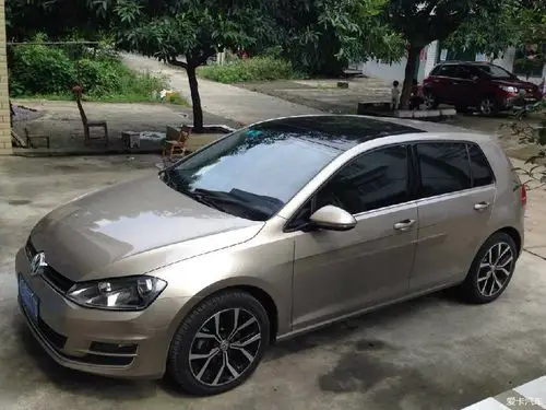 金色的高尔夫也是好看