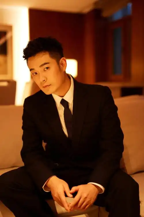 《盒子里的猫》官宣阵容,黄磊停办《向往》,张艺兴黄渤王迅集结_腾讯