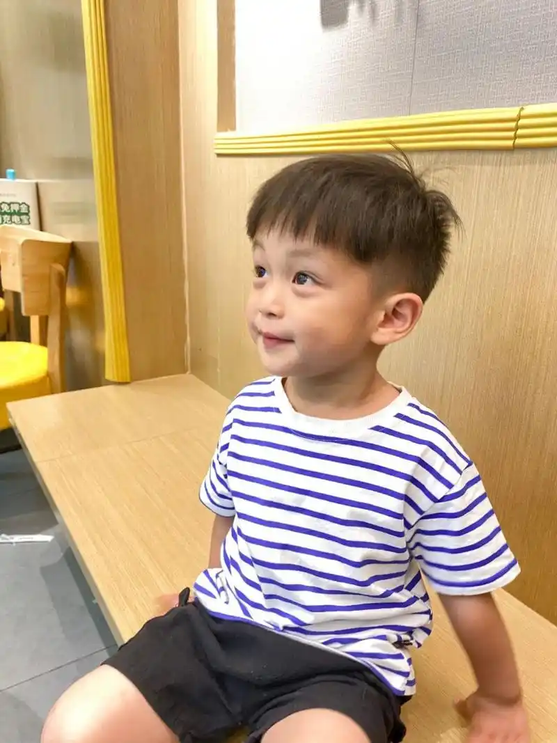 男童发型 | 辛苦的留长发之路 想留上面厚厚的发型 冬天暖和又好看