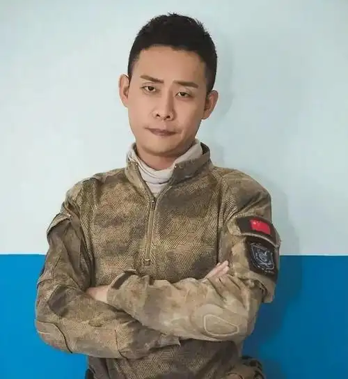 油头粉面别尬演兵哥哥这6位男星演的军人才叫铁骨铮铮
