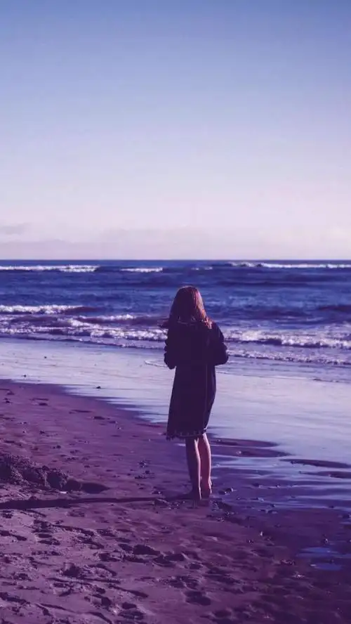 唯美女生背影图片伤感 我站在原点,始终很怀念