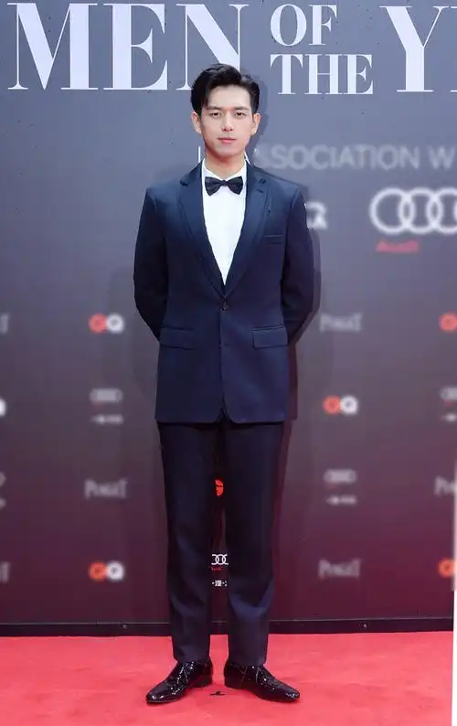 原创明星红毯秀,李现西装杀酷帅出场失败,李宇春时尚造型再次抢镜!