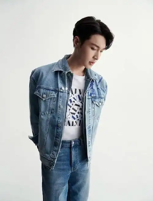 200518张艺兴ck代言新物料发放这个男人就是在索命