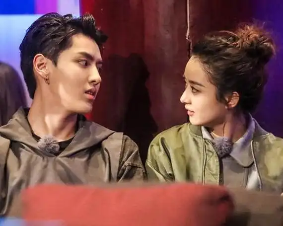 赵丽颖吴亦凡是炒作吗 二人甜蜜拥抱扎了粉丝的心