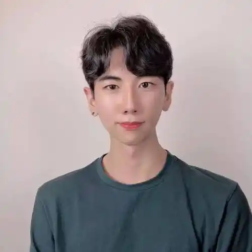 男生三七分烫发发型