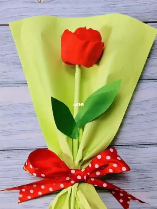 简单的一束花送给母亲