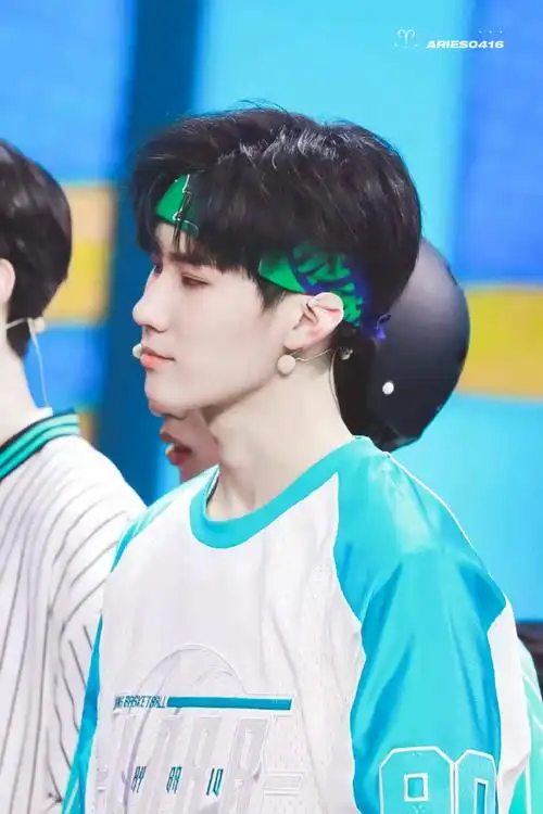 张真源超话78#张真源 心动少年指数100%#210221·接招吧前辈发带