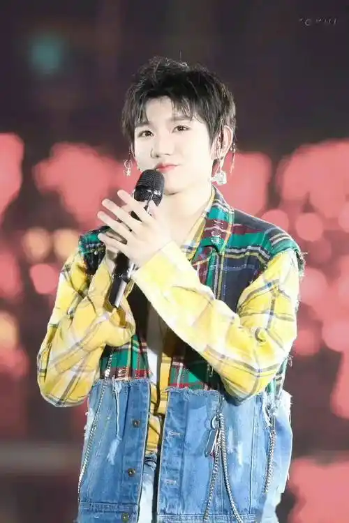 六周年的舞台王源(1)_王源_舞台