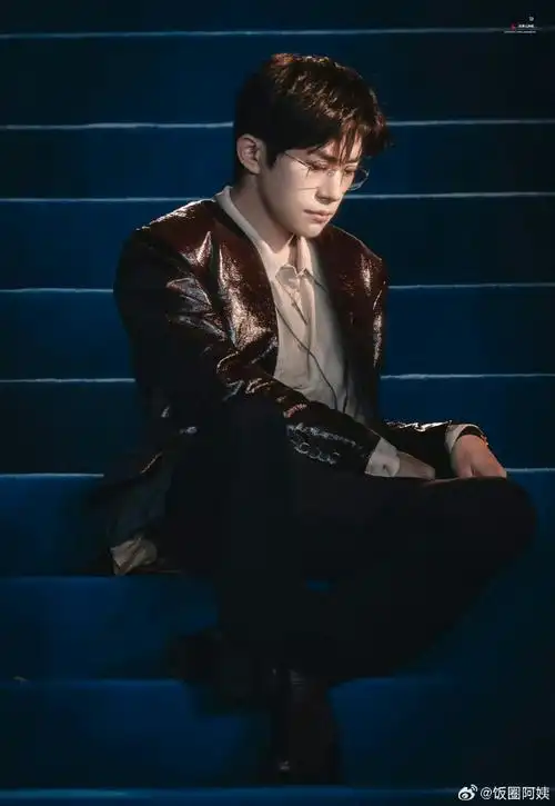 请易烊千玺演个斯文败类吧##易烊千玺斯文败类气质