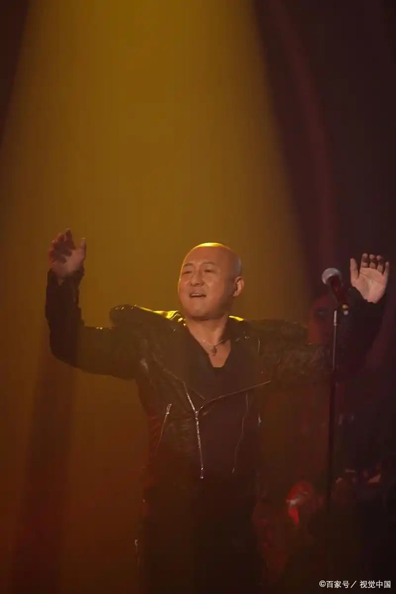 零点乐队主唱周晓鸥从主唱到演员的转型之路