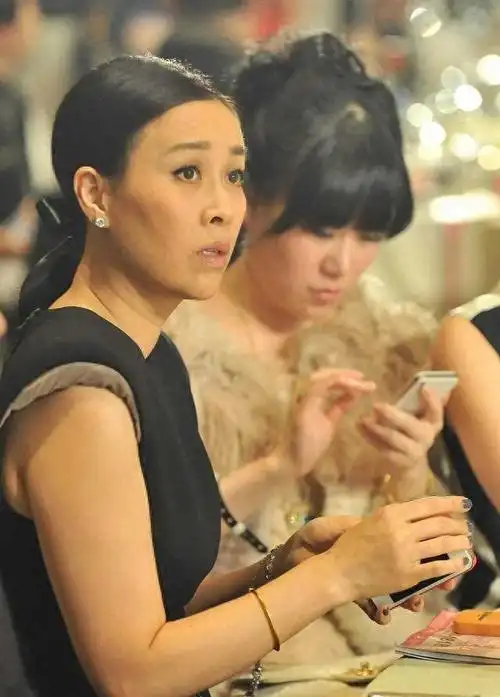 回顾"好男人"孟桐:39岁娶未婚生子的那英,用爱治愈继子半生