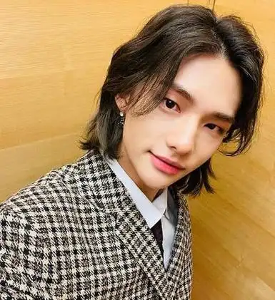 韩星宋昰昀被指控校园霸凌经纪公司否认又承认