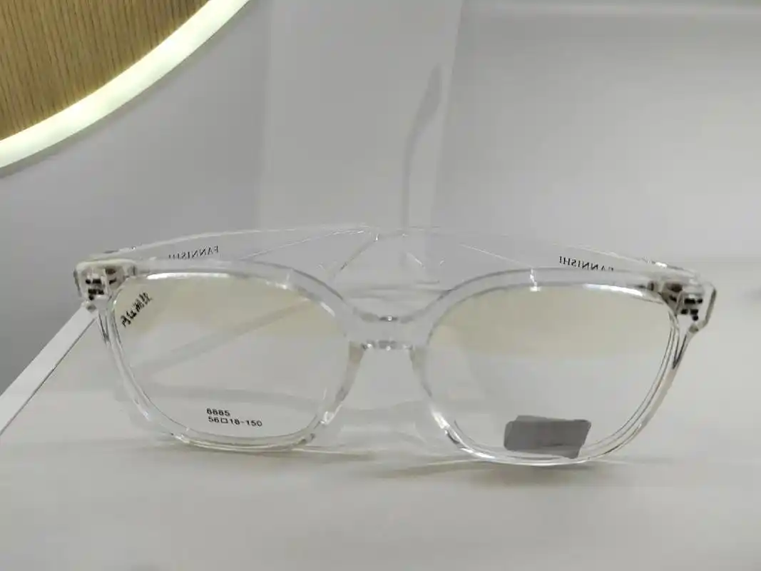 韩式透明大框架,透明色今年最流行的一款眼镜!  - 抖音