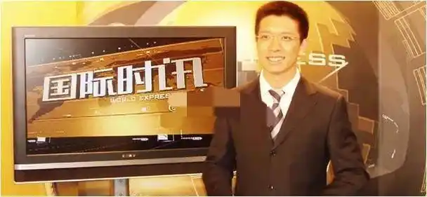 回首28年前的央视主播张宏民英俊潇洒朱广权相貌可出道