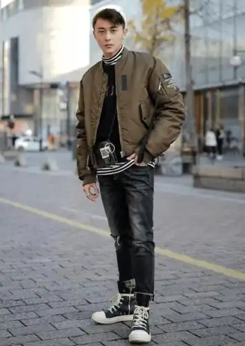 城市潮男大pk时尚之都北京很man而这城市男生身旁都有美女