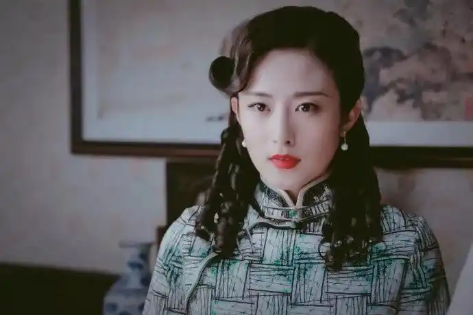 会演被称为"百变青衣",但境遇却完全不同|唐嫣|徐百卉|青衣_新浪新闻