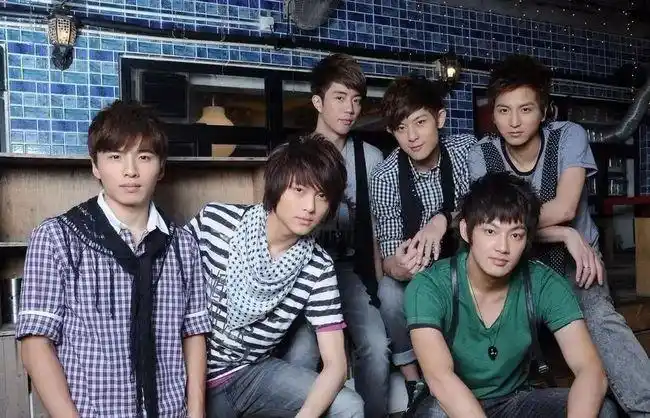 棒棒堂敖犬,出道11年才能出自己的首张个人专辑!