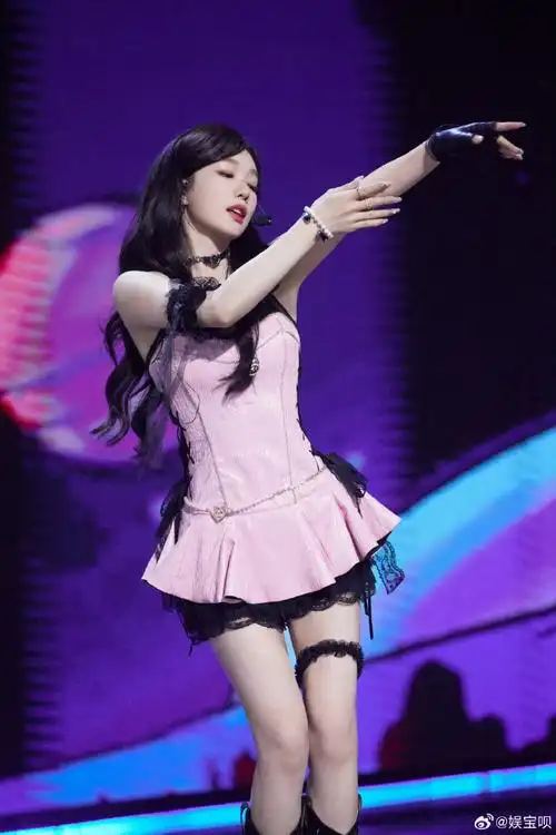 徐梦洁再跳101舞蹈#谁懂看小彩虹徐梦洁 再跳舞的感觉,有种自家鹤子