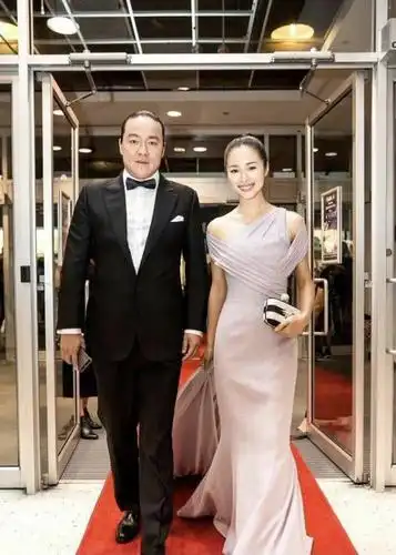 江一燕被曝隐婚生子?与赵汉唐亲密看房车,两人曾多次合体