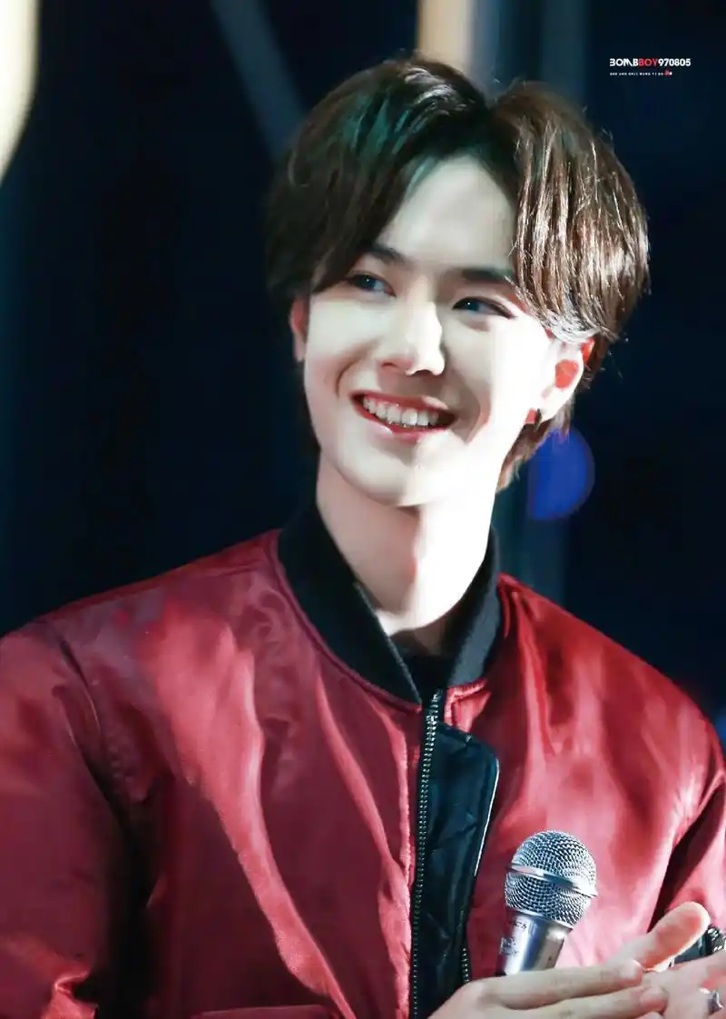 可爱崽儿~~@uniq-王一博 #照片会唱歌 #照片里的时光 - 抖音