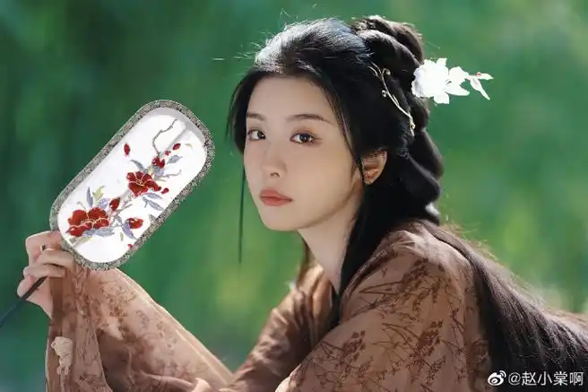 同一个摄影师镜头下的小花古装造型