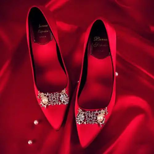 婚鞋女2020新款新娘鞋细跟秀禾服婚鞋红色结婚鞋女高跟婚纱敬酒鞋