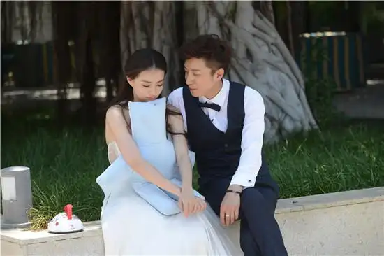 《我们相爱吧》节目外 刘雯手写情书全文曝光