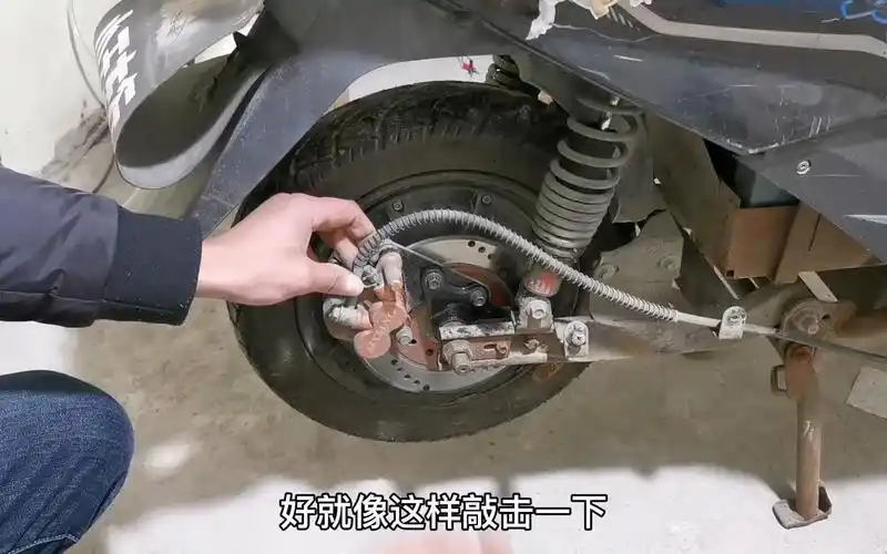 电动车后轮空转有阻力怎么回事修车师傅现场教学一学就会