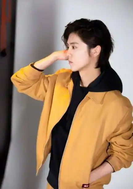 原创有种成熟叫鹿晗谈恋爱换直男刘海发型后越来越有男人味