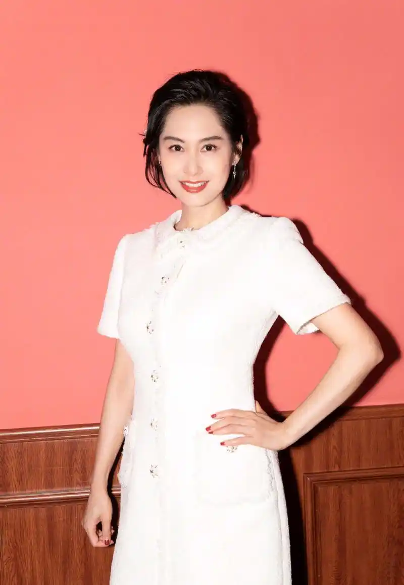 原创继吴孟达之后又一位巨星陨落朱茵发文永远怀念你