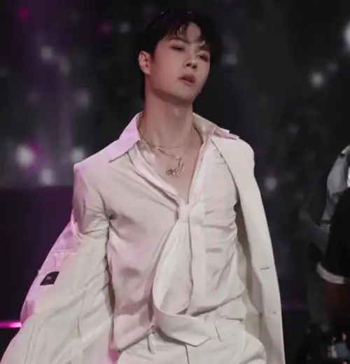 网传王一博不再常驻街舞即将进组人鱼二搭程耳导演