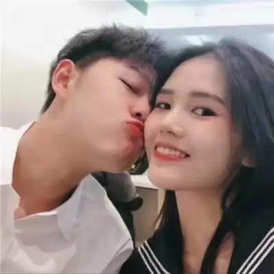 微信情侣个性头像一对小时候真傻居然盼长大