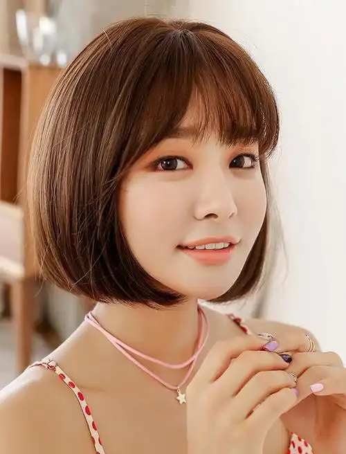 美发 > 脸大适合什么发型来显脸瘦 解救大饼脸方法  脸大适合什么发型