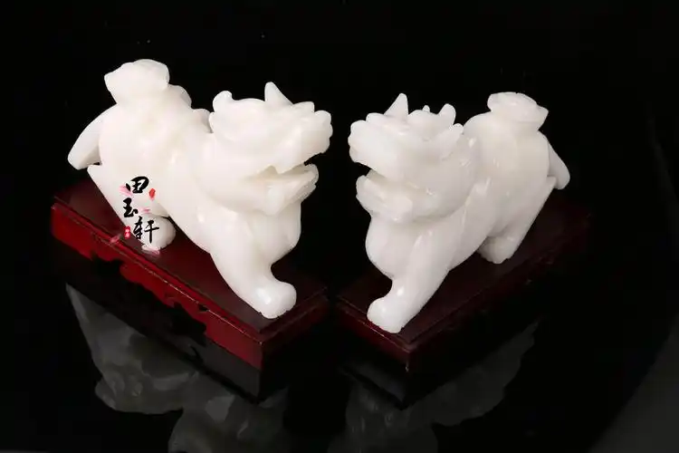 天然阿富汗白玉貔貅招财镇宅风水玉石子母兽摆件客厅玄关桌面装饰