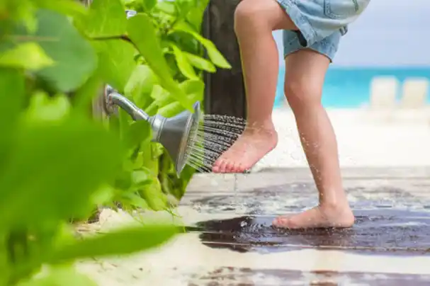 夏天孩子光脚容易着凉?其实宝宝光脚有3大好处,家长们别错过了